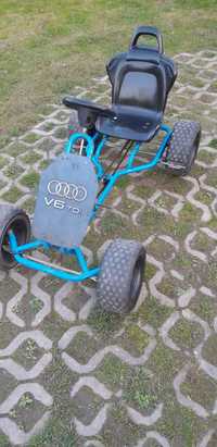 Gokart dzieciecy.