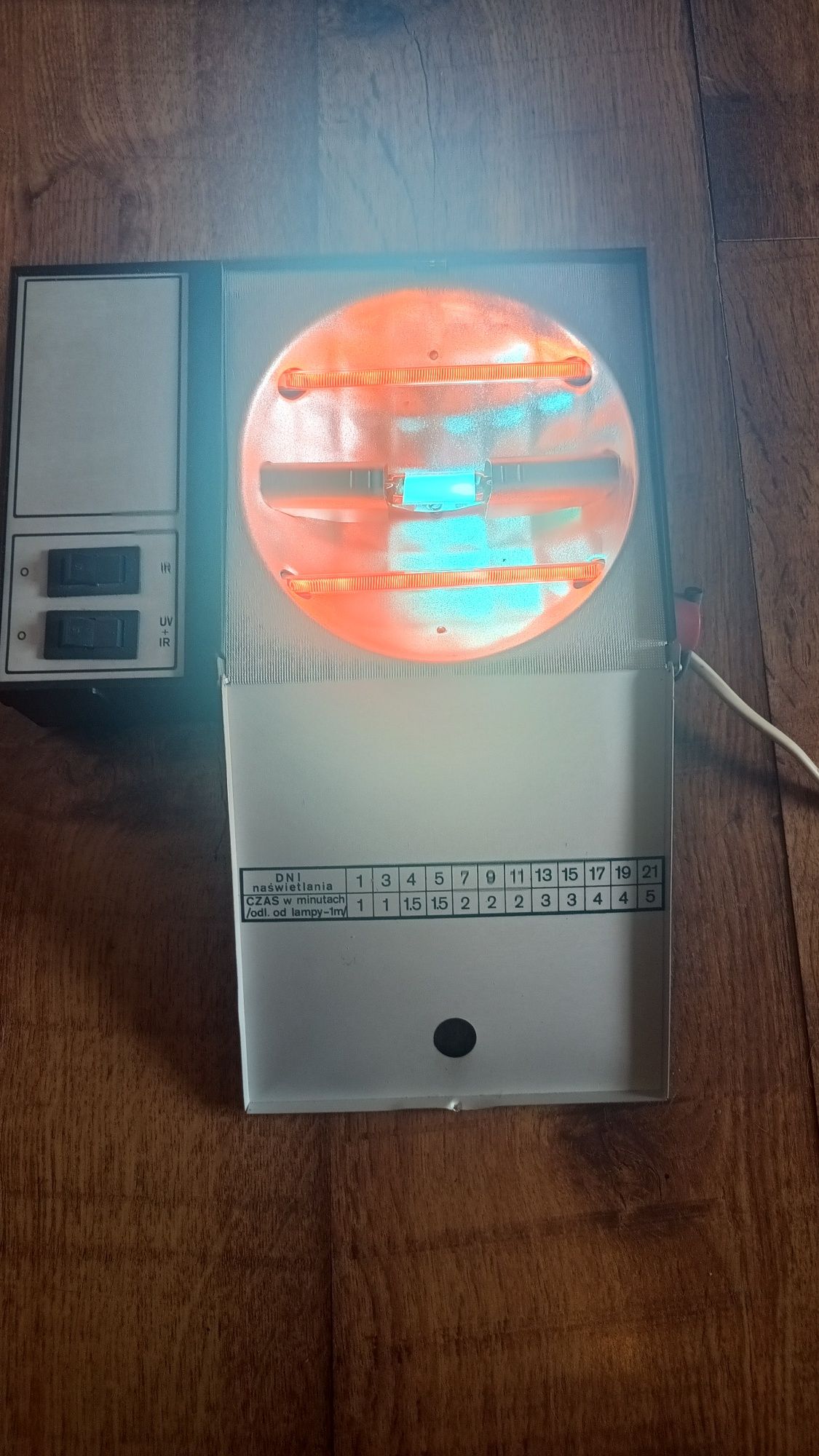 Lampa kwarcowa, model PLK-87 POLAMP.