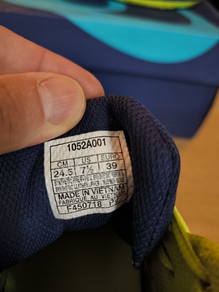 Asics Netburner Ballistic FF MT  r. 39 buty do siatkówki