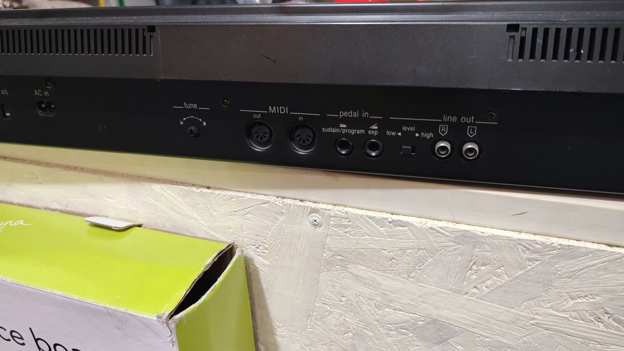 Синтезатор TECHNICS SX-K350

49 клавіш
масивний металевий корпус/міцна