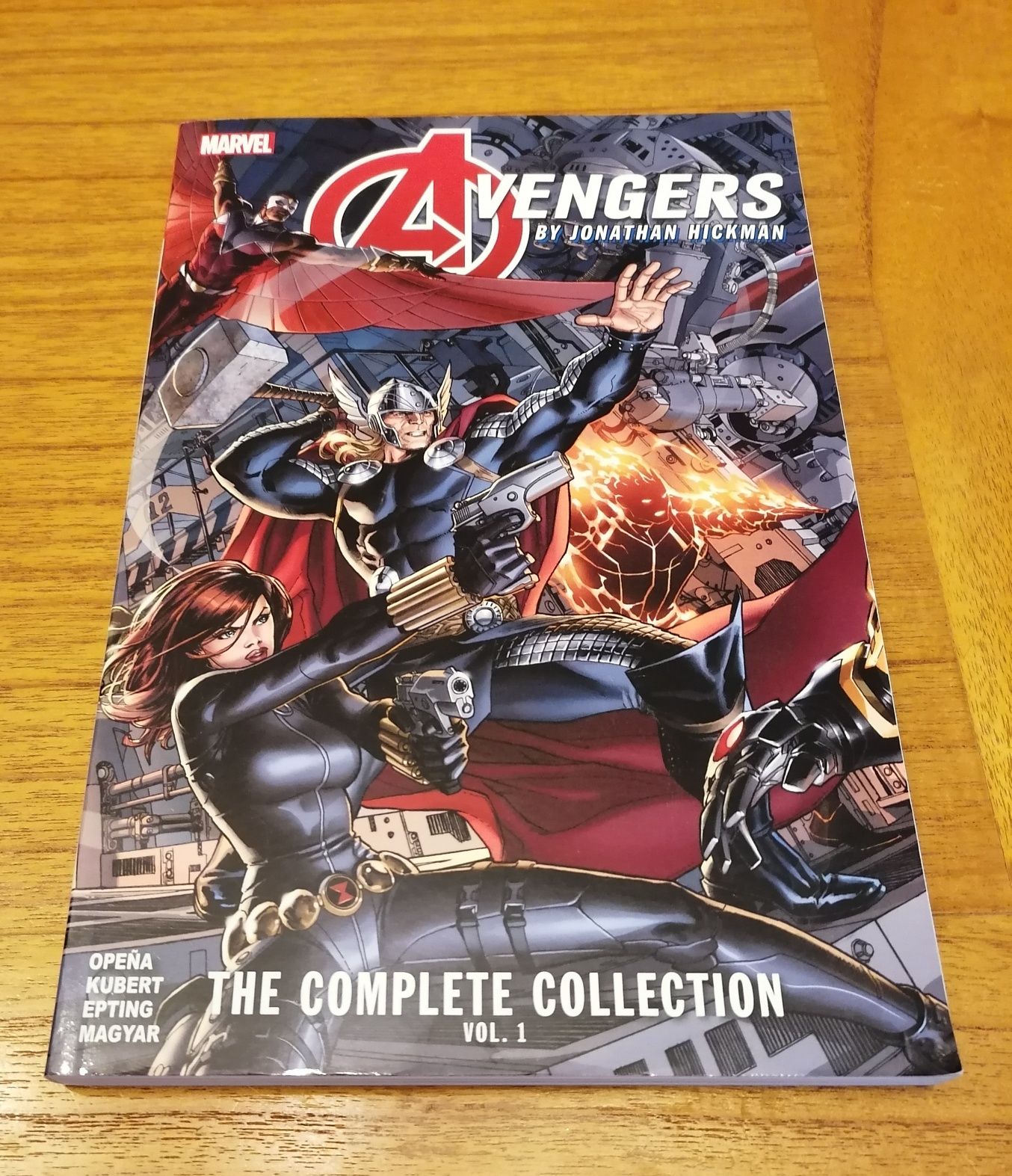 "Avengers: The complete collection (vol. 1)" Hickman