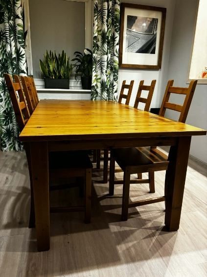 Stoł krzesła jadalnia