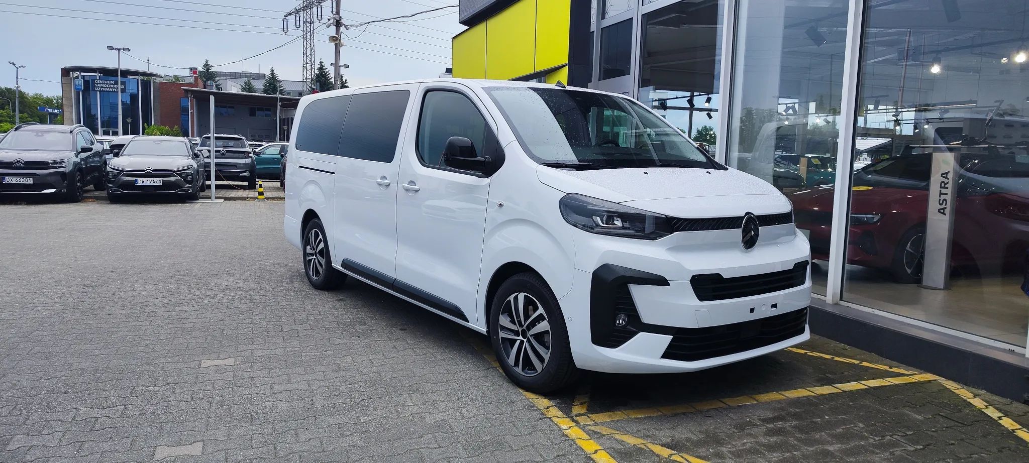 Peugeot Traveller Business long diesel automat 8 miejsc.