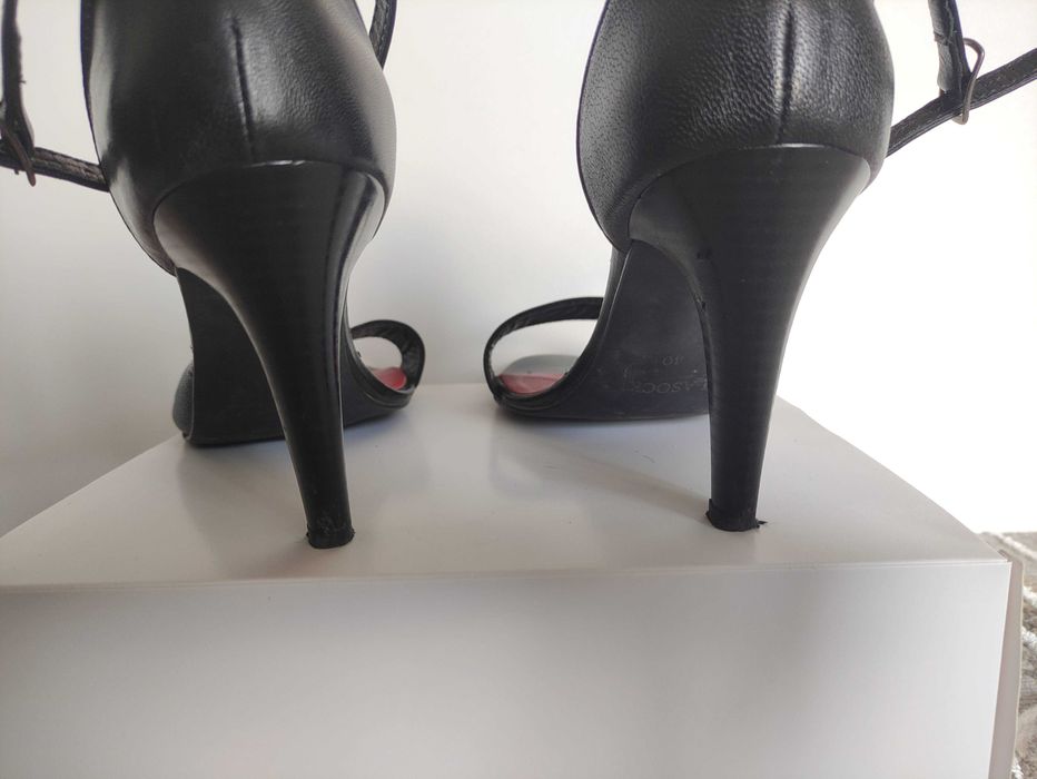 Czarne sandały na obcasie Lasocki r. 40