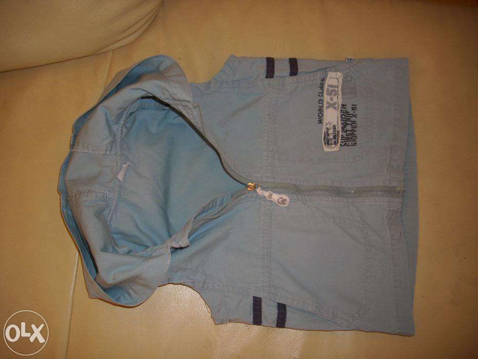 Продам детскую х/б куртку-безрукавку "QIBI" 98 размер