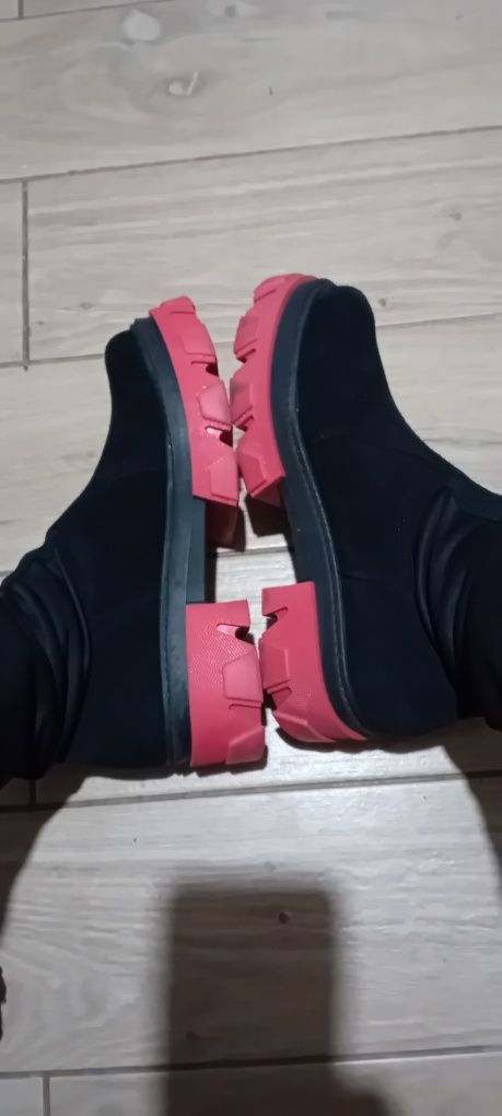 Włoskie buty czerwona podeszwa,skórzane