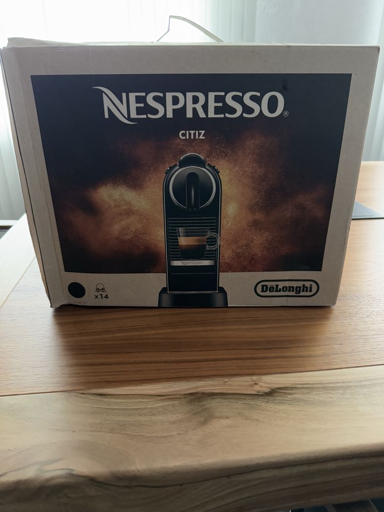 Кавоварка Nespresso Citiz DeLonghi EN167.B