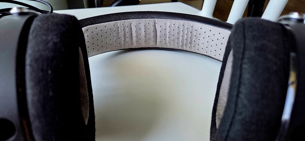 Auscultadores Focal Elegia