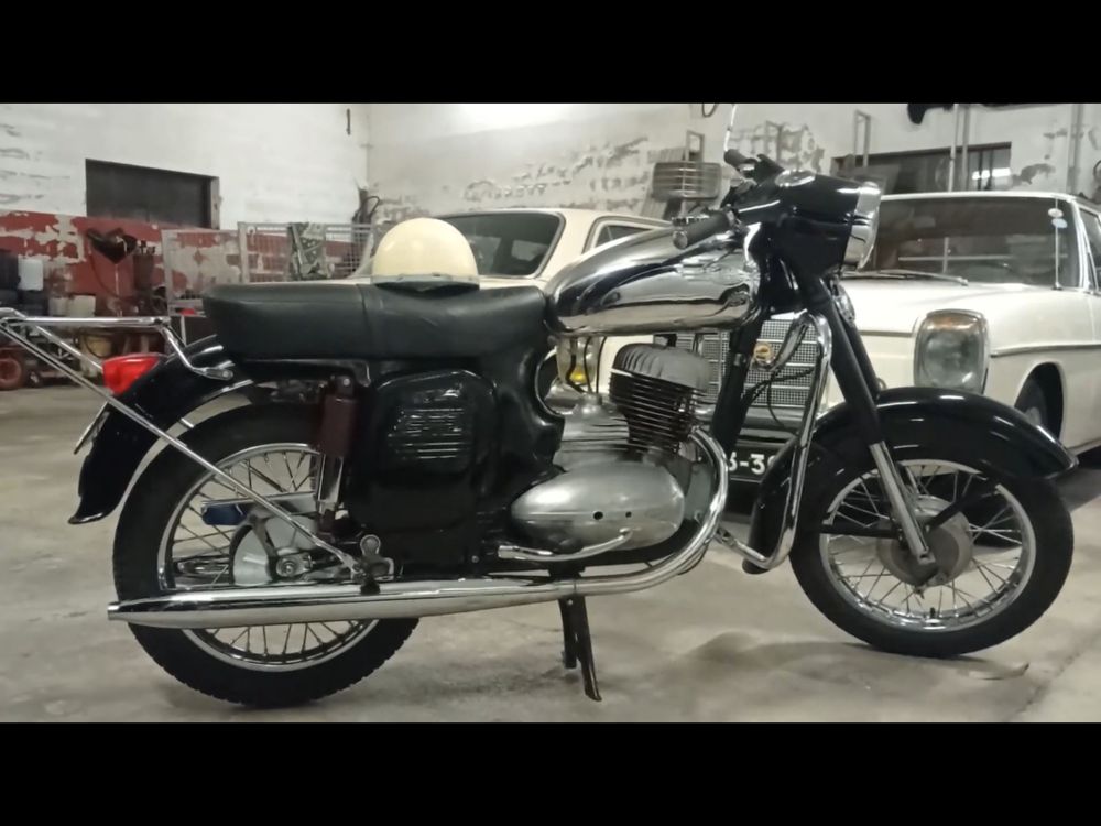 Mota clássica Java 250cc