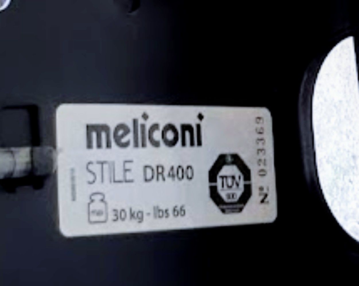 Meliconi Stile DR400 Przegubowy uchwyt do telewizorów plazmowych LED i
