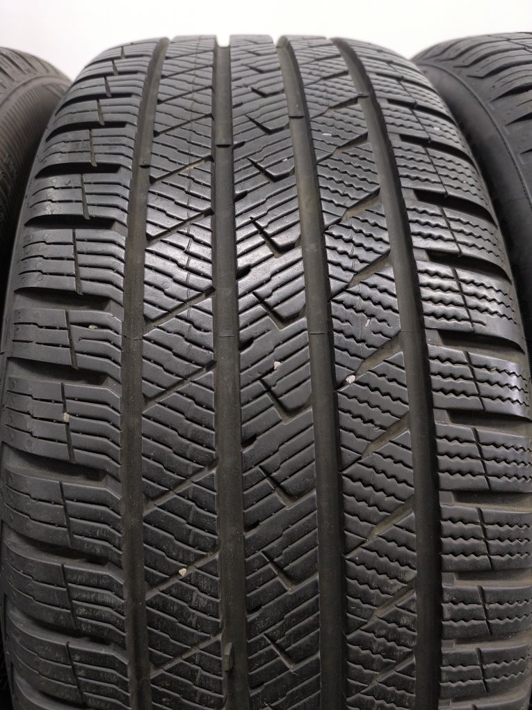 2022r 4 x 235/45/19 Vredestein Opony Całoroczne