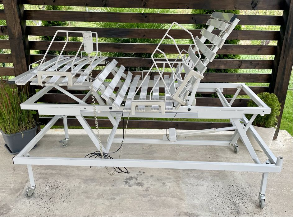 Медичне ліжко з електроприводом DUOMAT