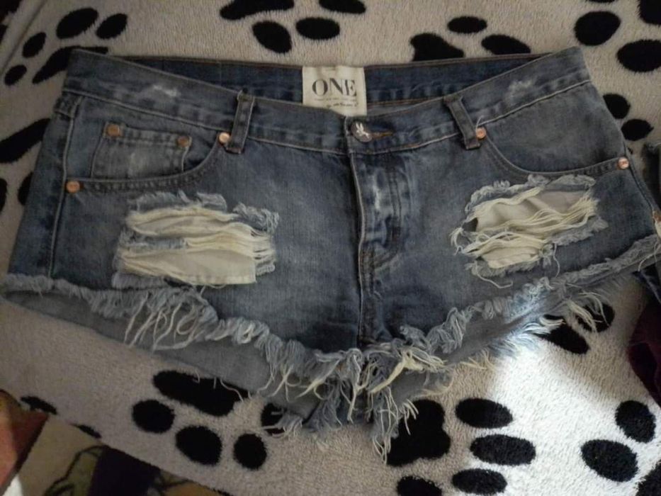 Продам фірмові шорти