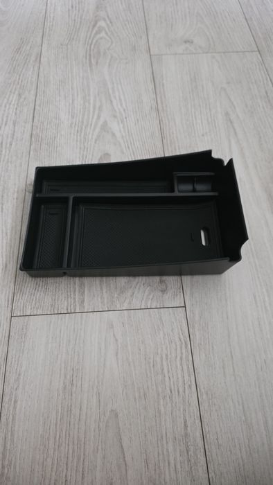 Schowek na podłokietnik konsoli środkowej samochodu Honda HR