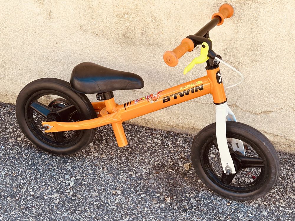 Bicicleta de criança sem pedais decathlon igual a novo !