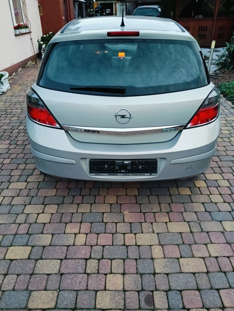 Samochód osobowy Opel Astra