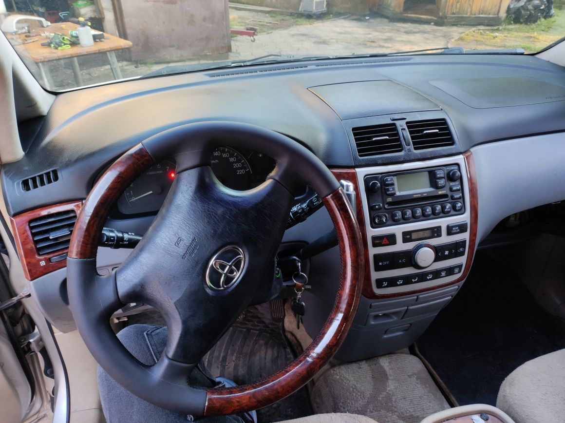 Toyota Avensis verso тойота авенсіс авенсис версо