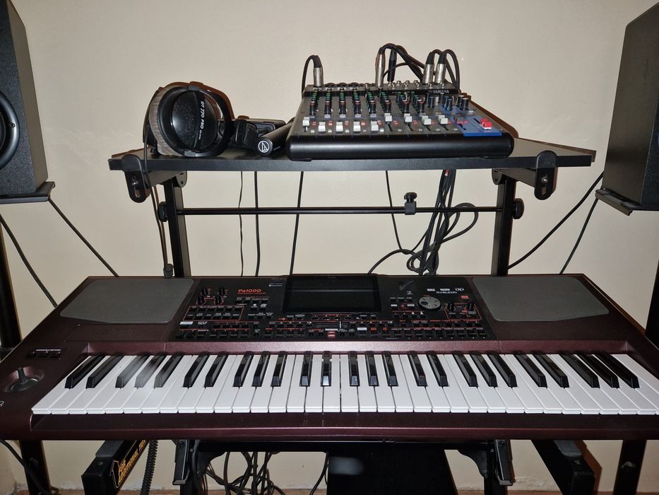 Teclado Korg Pa1000