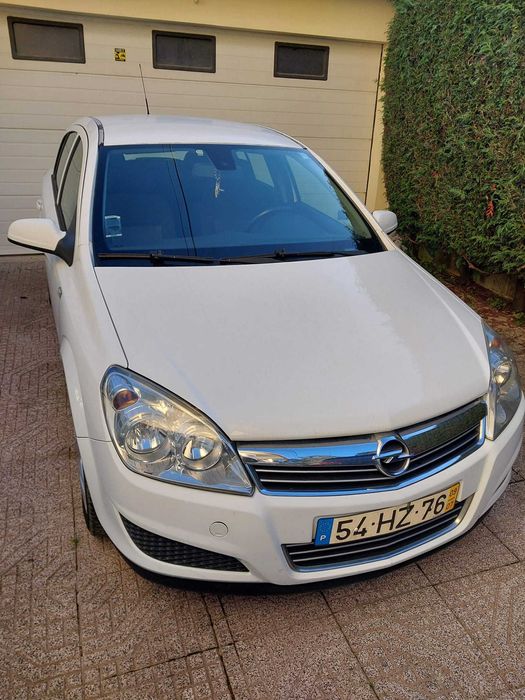 Opel Astra 1.3 CDTI – Económico, Fiável e Pronto a Andar!