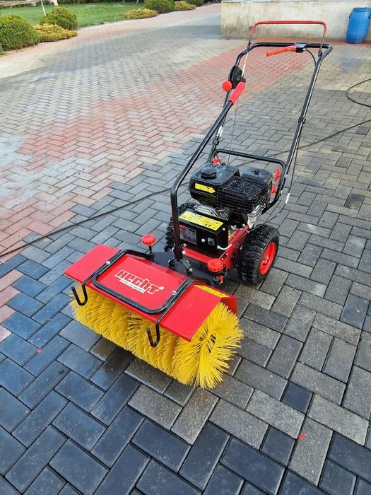 Spalinowa zamiatarko/odśnieżarka HECHT 8616