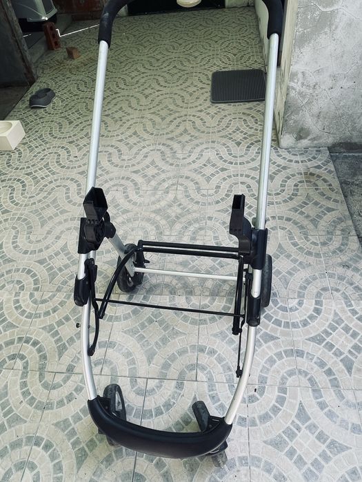 Estrutura de Carrinho para Bebê em alumínio