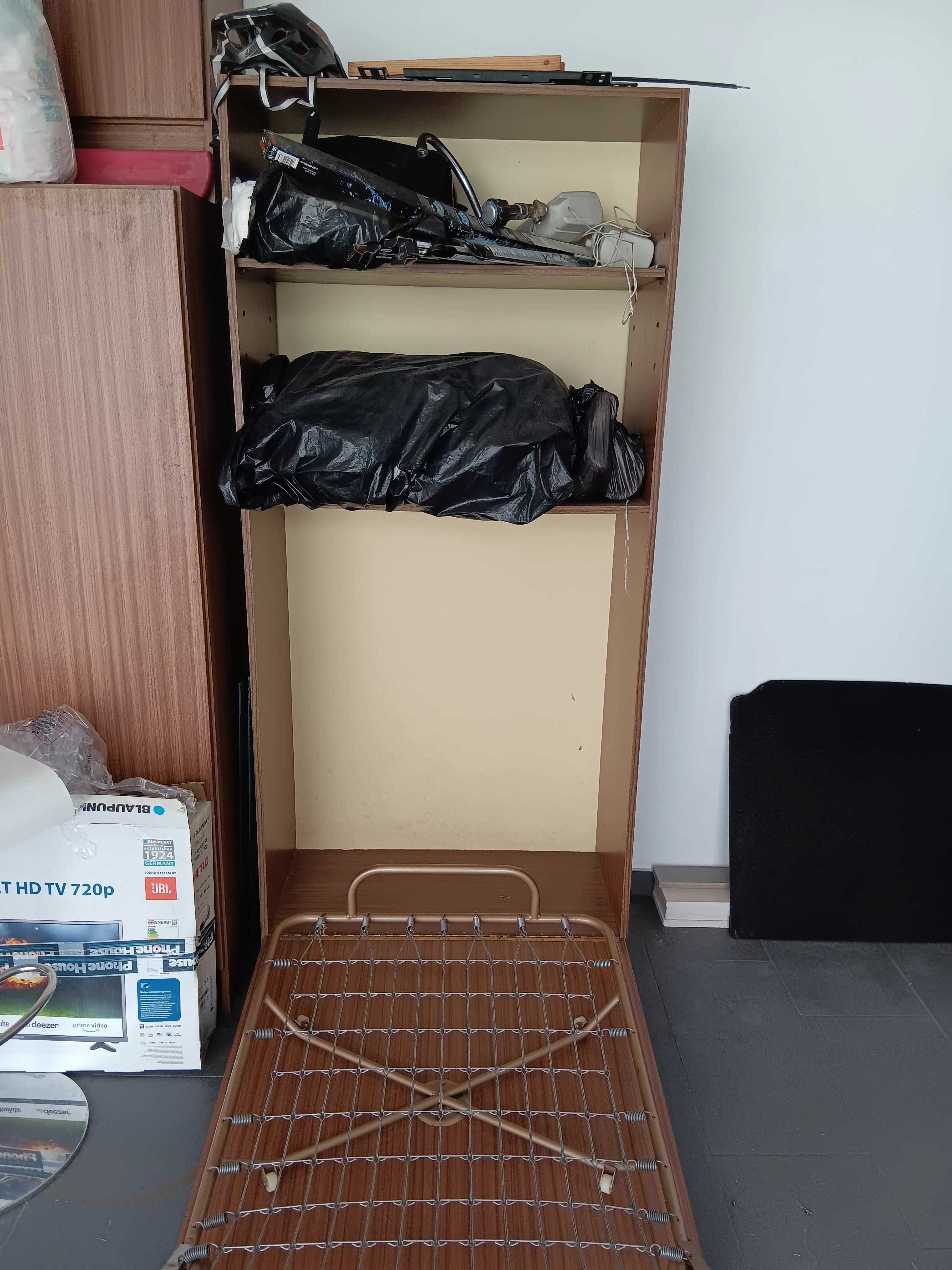 Móvel com cama embutida