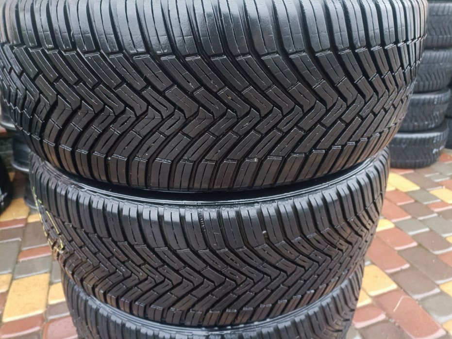Continental 215/50 R18 комплект всесезонних шин