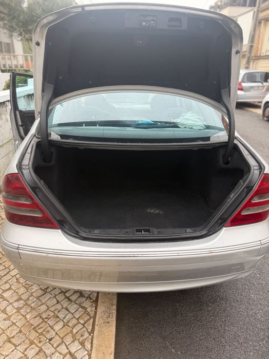 Mercedes C220 Avantgarde Ano 2003