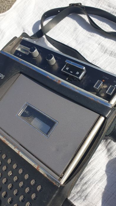 Philips magnetofon kasetowy vintage z mikrofonem – kolekcjonerski