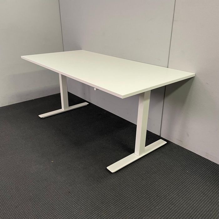 Ergonomiczne biurko regulowane IKEA Trotten (120x70) + Organizer kabli