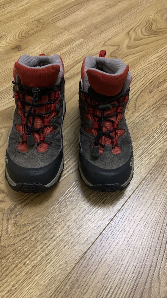 Продам ботнка salomon 32р ( кросівки взуття )