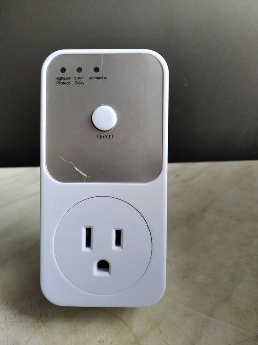 Реле напряжения в розетку