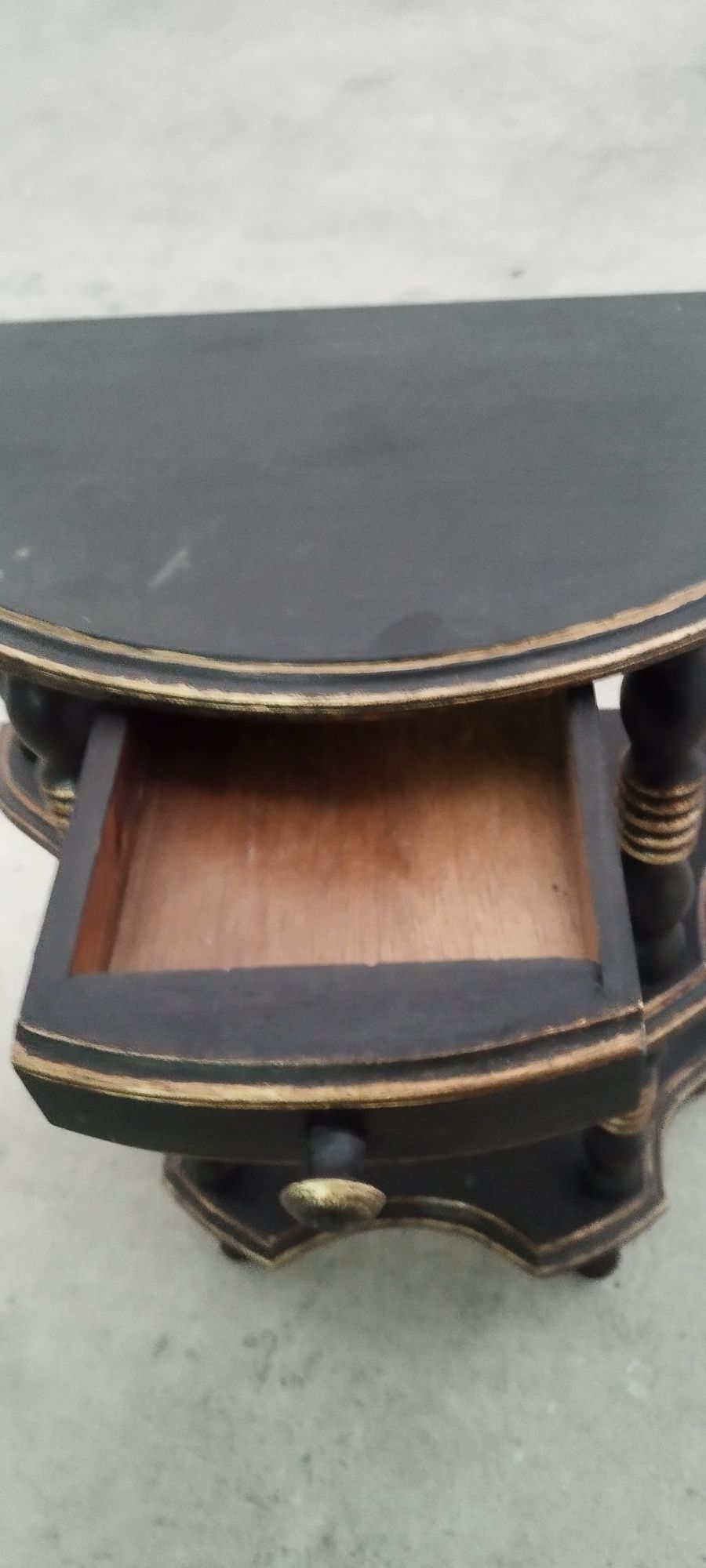 Mesa restaurada .