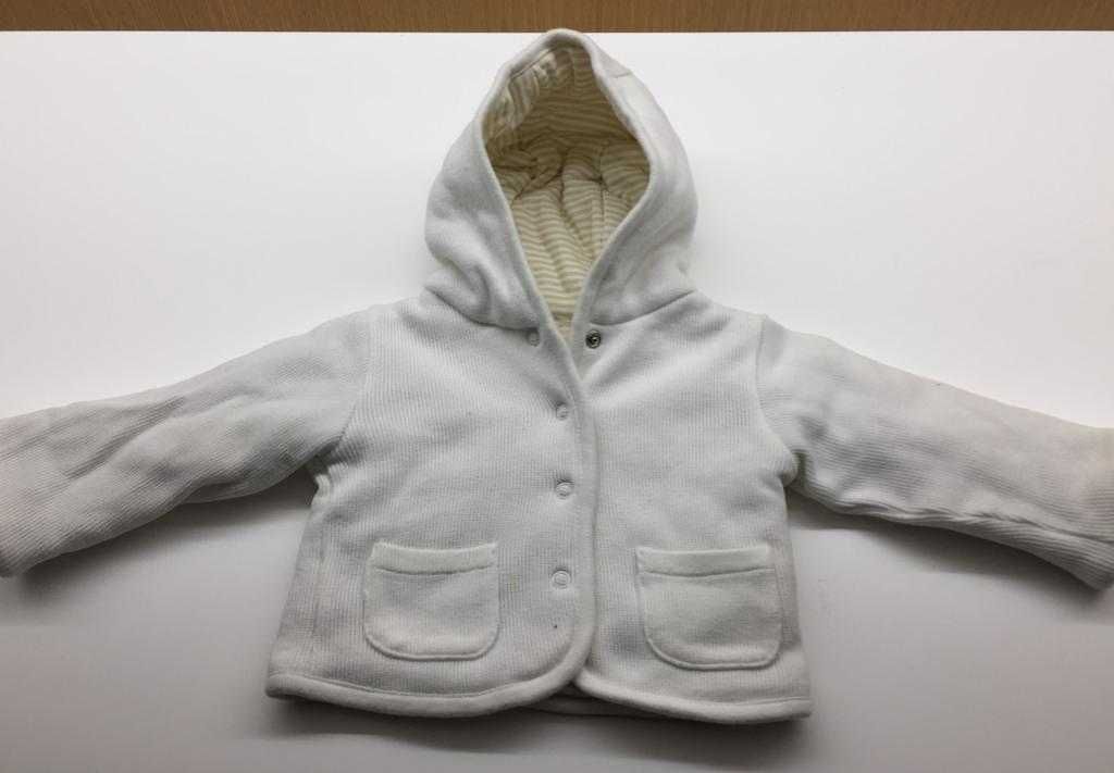 casaco bebé branco 1 mês.