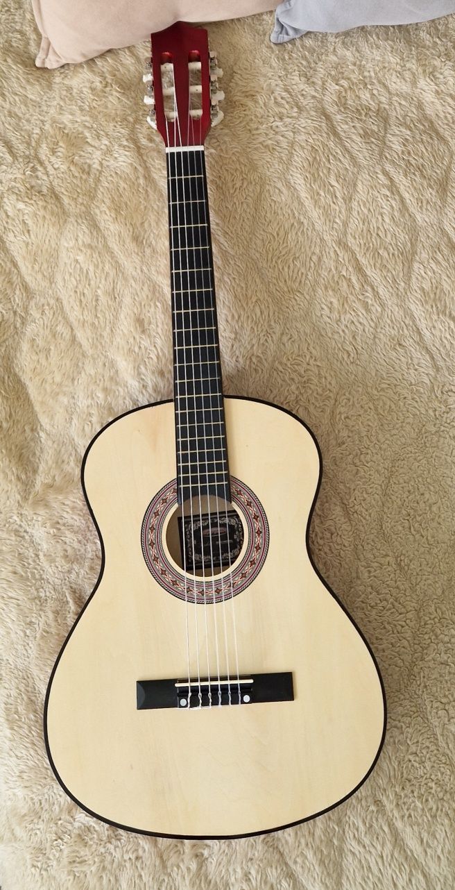 Ładna gitara klasyczna 3/4 z pokrowcem