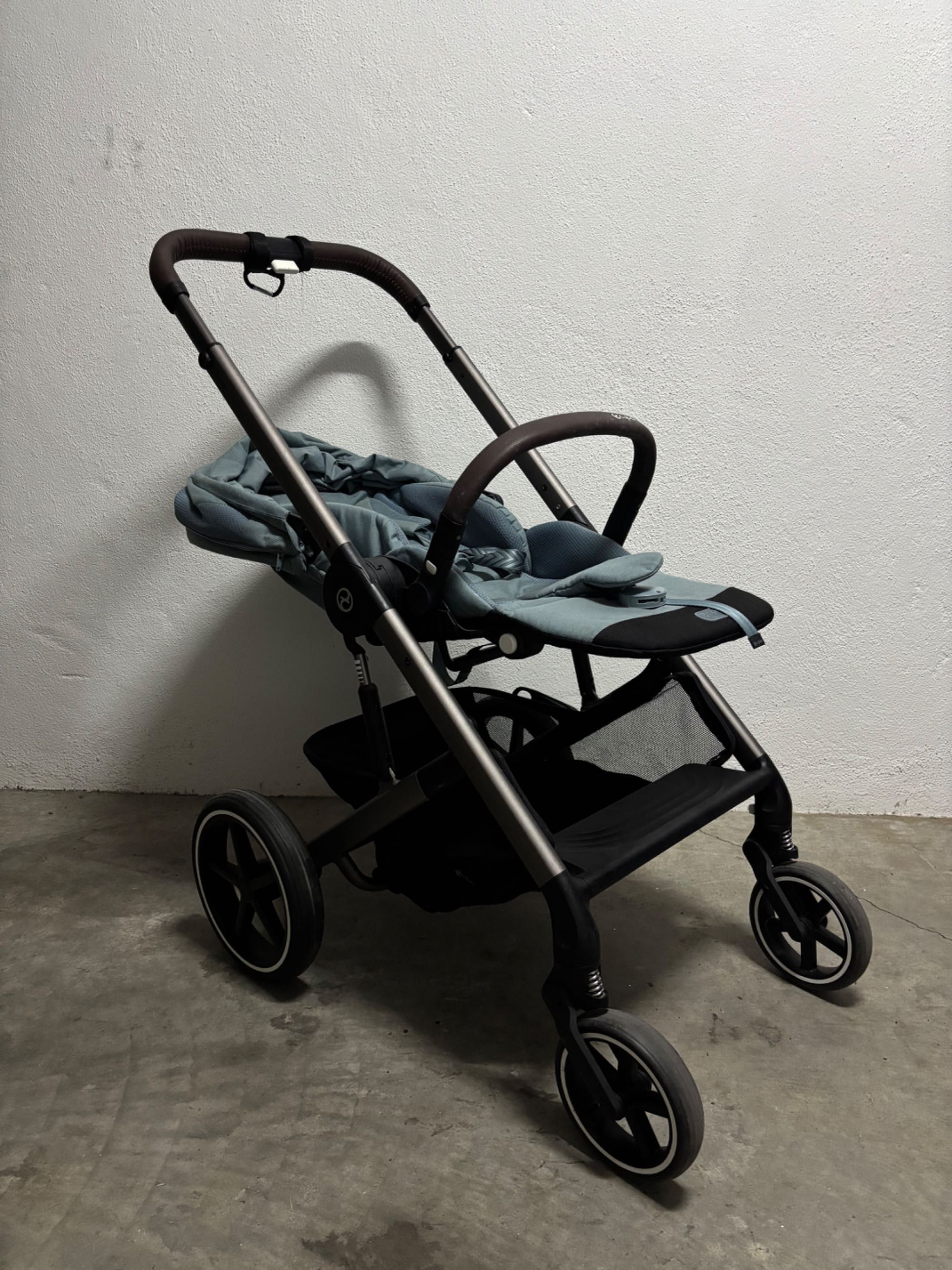 Carrinho Combinado Cybex Balios S Lux com “Seat Pack” e alcofa