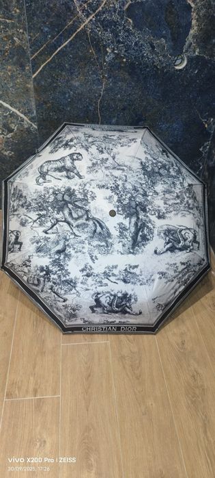 Chapéu de chuva Dior