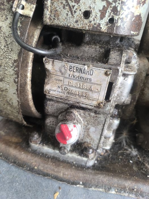 Bomba de água gasolina/petróleo e macaco