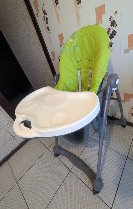 Столик для годування