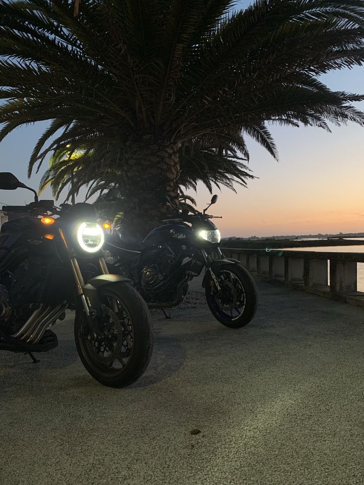 HONDA CB650R 2021- Muitos extras