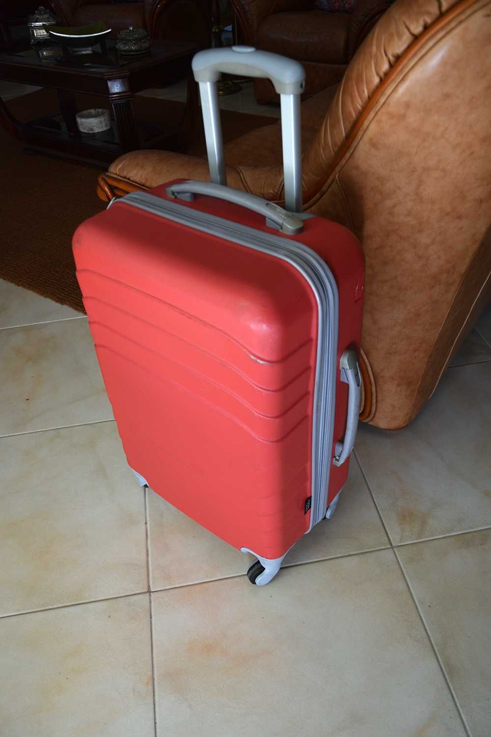 Trolley Médio Vermelho Rigido
