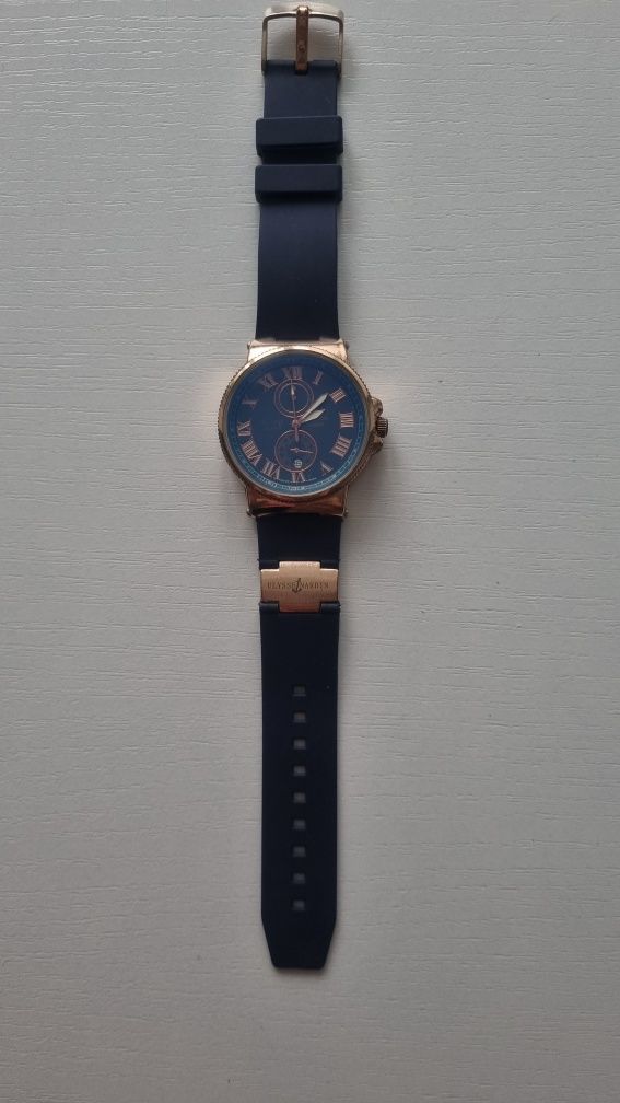 Продам годинник синього кольору