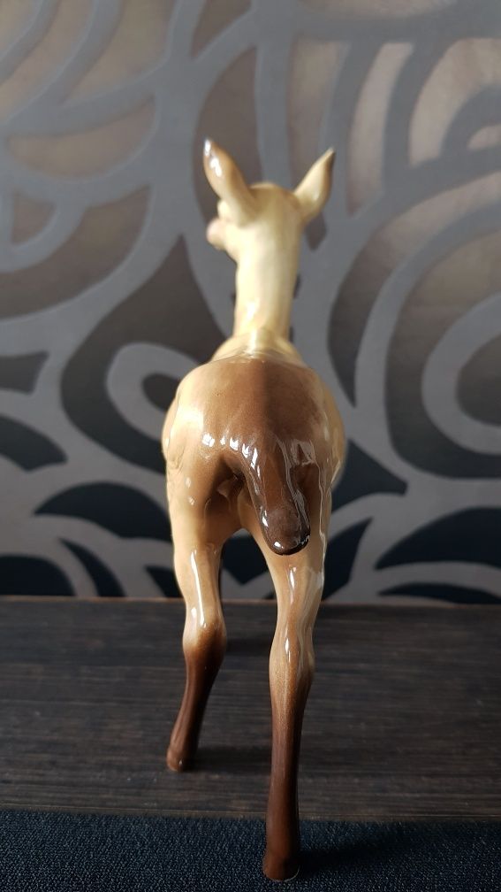 Sarna figurka z porcelany Beswick