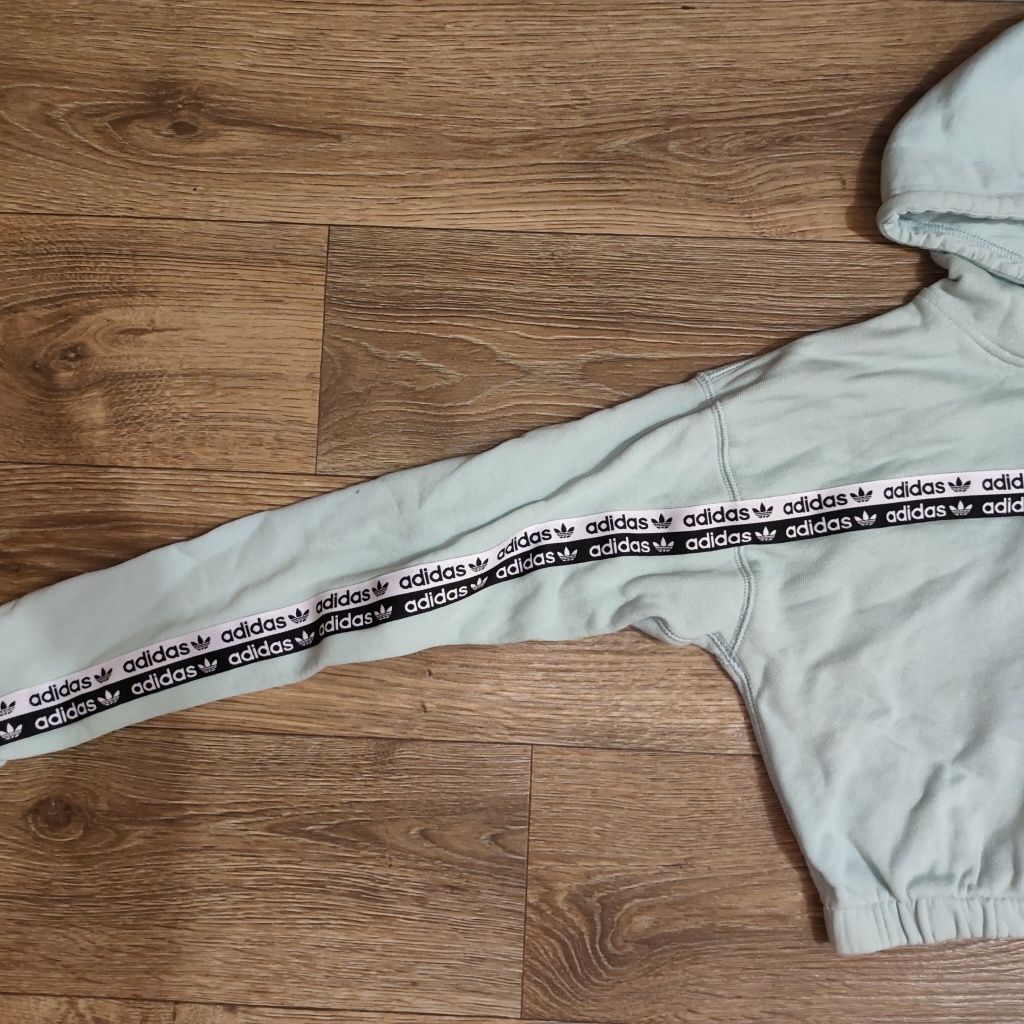 Укороченный свитшот Adidas FM2515