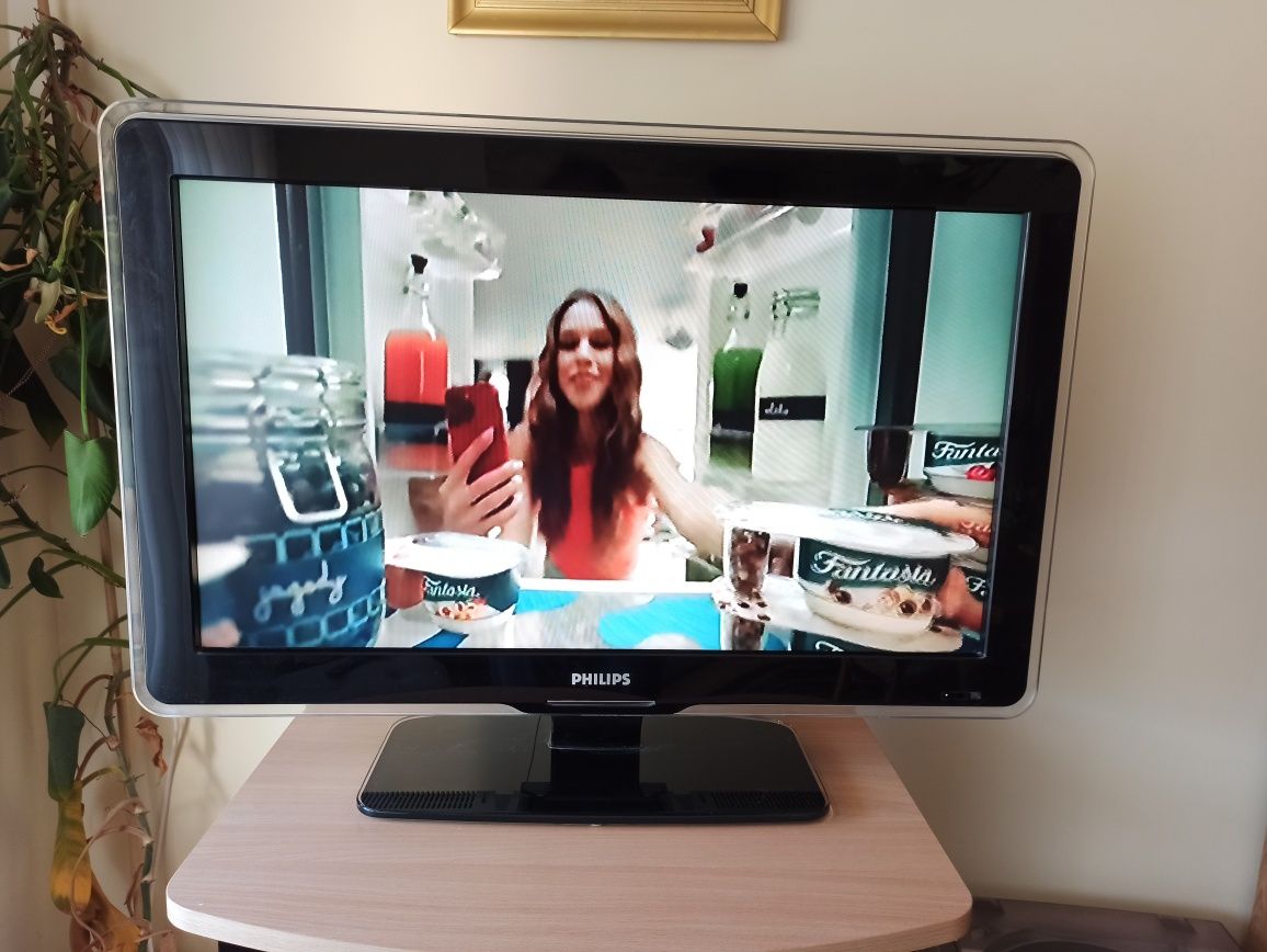 Telewizor Philips 32PFL7403D/12 Pixel Plus 3 HD LCD 100Hz 32 cale