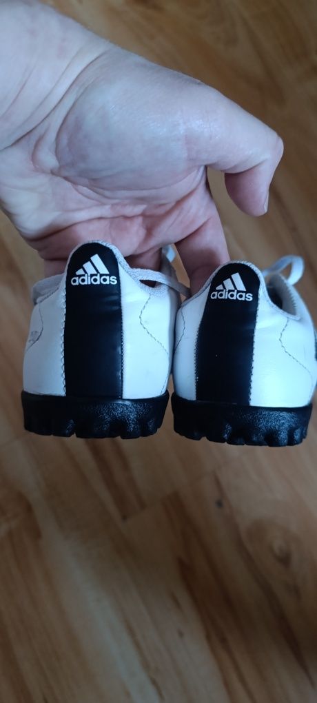 Buty piłkarskie adidas róż. 35 1/2