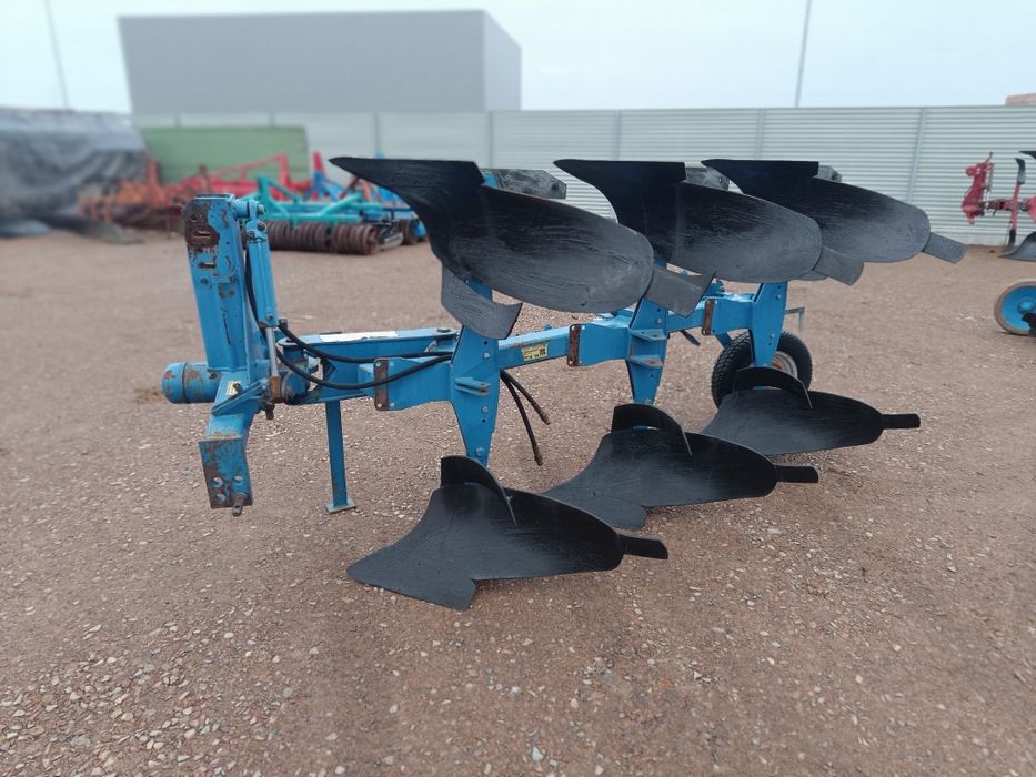 Pług obrotowy 3 skibowy Frost Mosel