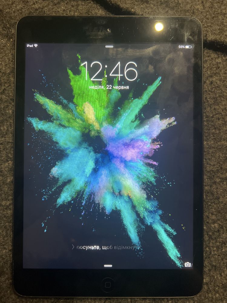 Ipad mini 13 gb задовільний стан все працює справно