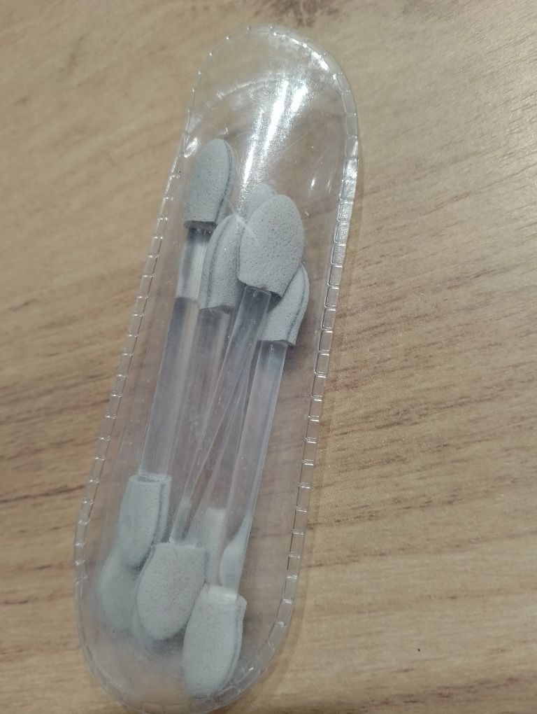 Aplikatory do nakładania cieni do powiek 6szt. nowe
