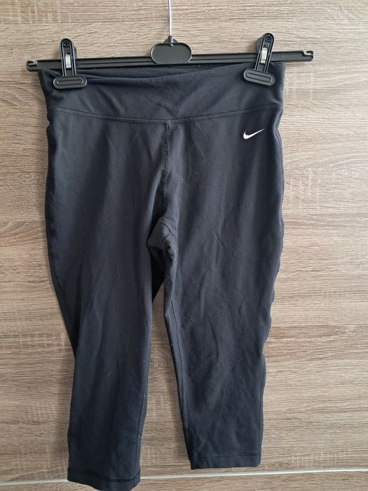 Czarne sportowe  rybaczki damskie Nike M
